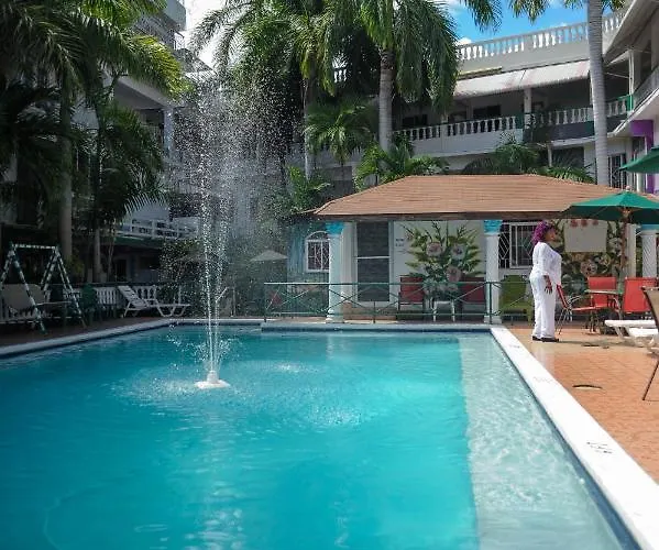 Glorianna Apartment *
