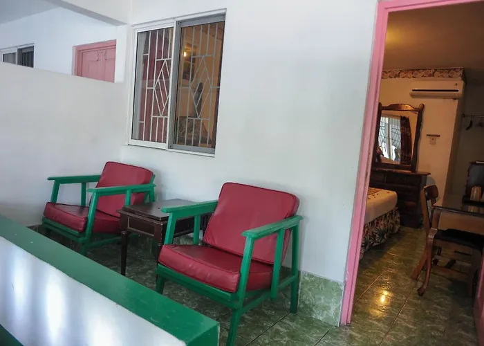 Glorianna Apartment