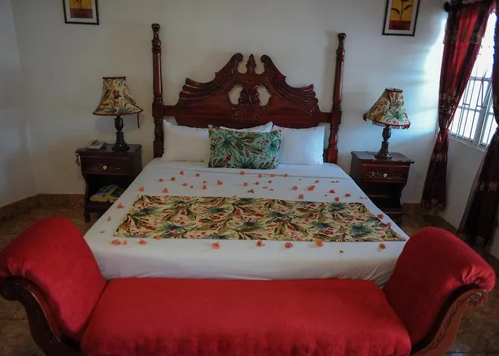 Glorianna Apartment *