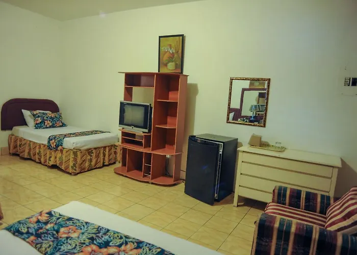 Glorianna Apartment *
