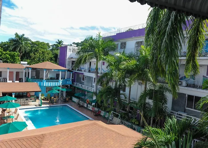 Glorianna Apartment