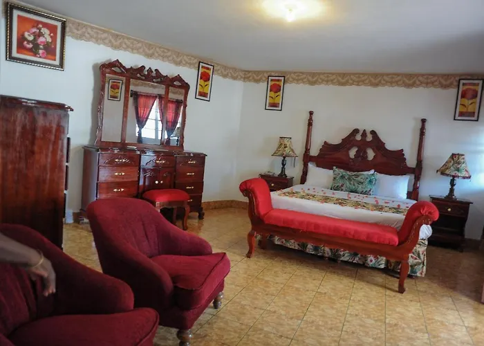 Glorianna Apartment